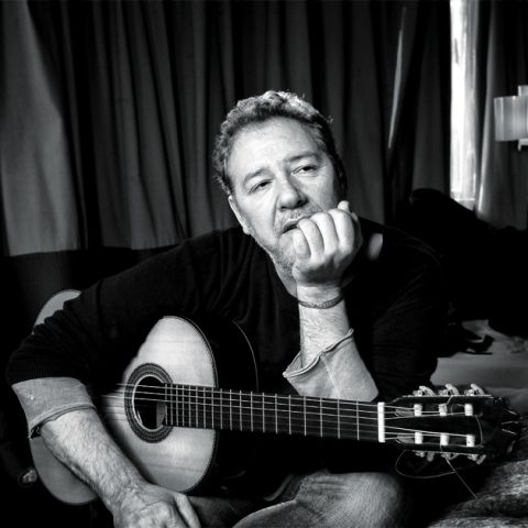 Carlos Goñi, líder de "Revólver"